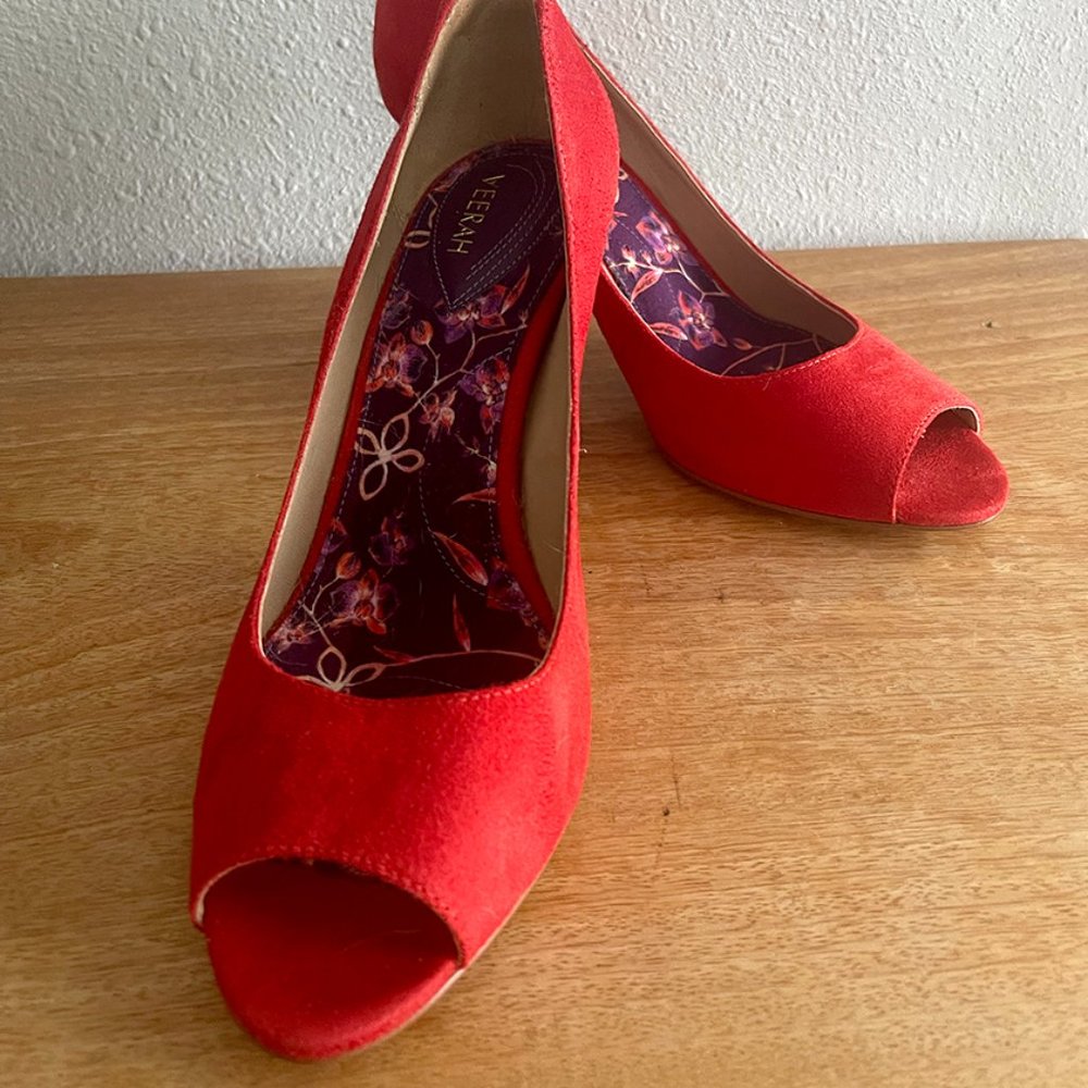 NWOT Veerah Florence Vegan Suede Red Peep Toe Heel 7.5